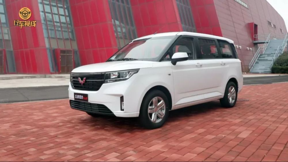 纵置后驱平台15t动力更为强劲抢先试驾五菱宏光plus