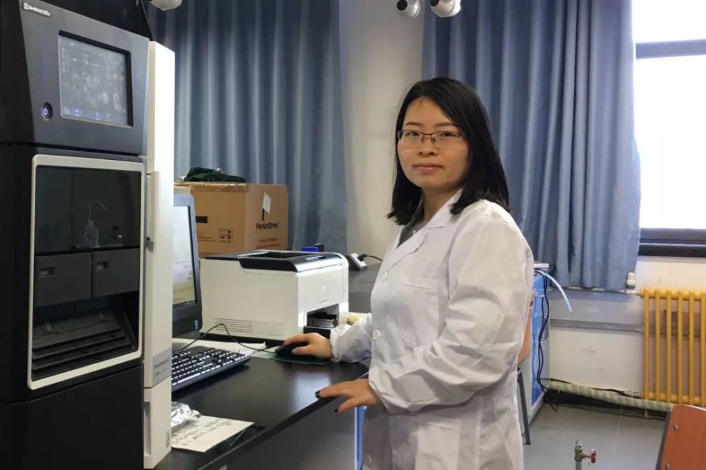 钍 th(thorium)代言人:第五娟代言元素:钍 th(thorium)代言人:第五娟