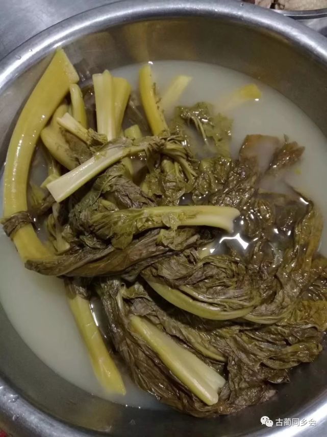 捞酸菜的季节又到了你家捞酸菜没有