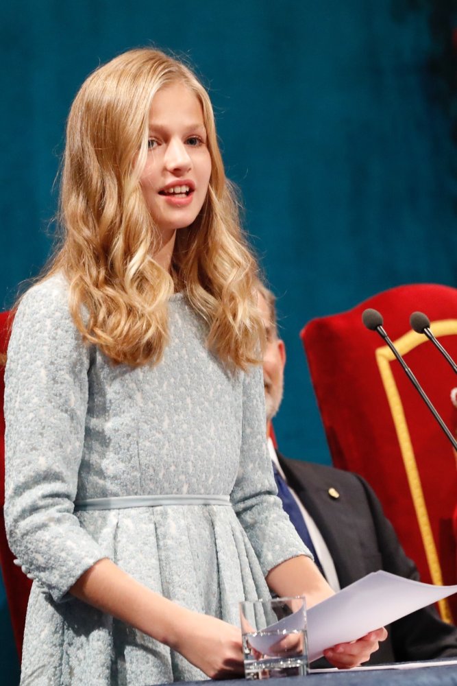 我承诺为西班牙服务:14岁莱昂纳尔公主将更