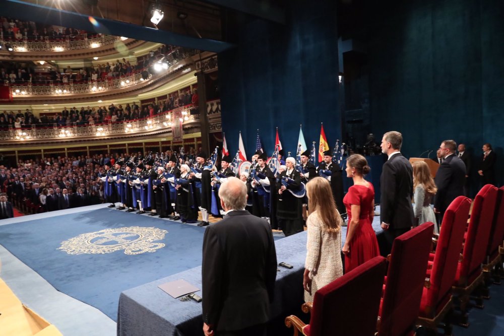 我承诺为西班牙服务:14岁莱昂纳尔公主将更