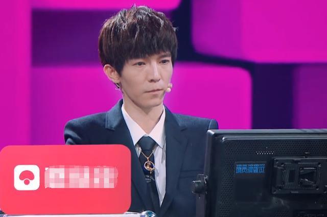 郭敬明受表扬激动落泪有谁注意到赵薇跟李少红的表情