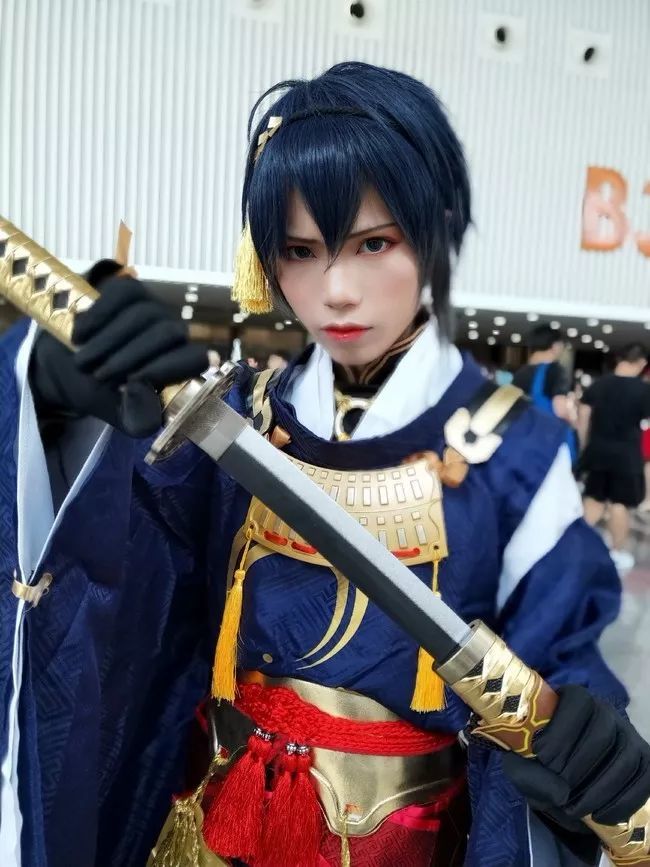 Cos美图 刀剑乱舞 三日月宗近 漫展生图好能打 腾讯新闻