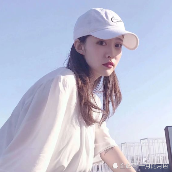 "暗恋女生"喜欢你,会有这三个"举动",兄弟快去表白!