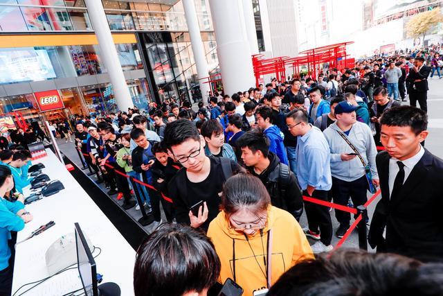 一加popup活动抢先看现场人山人海吸引全球加油们排队体验