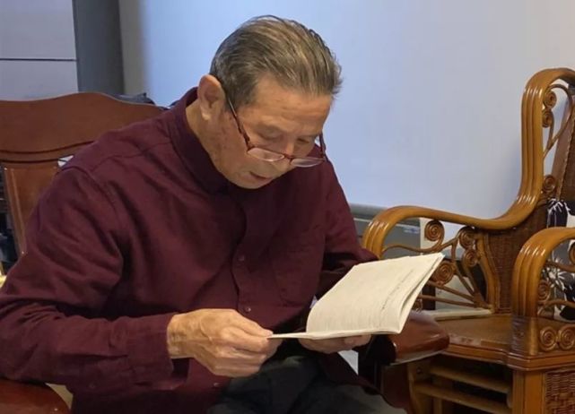 周志荣烽火岁月勇战斗和平年代写传奇