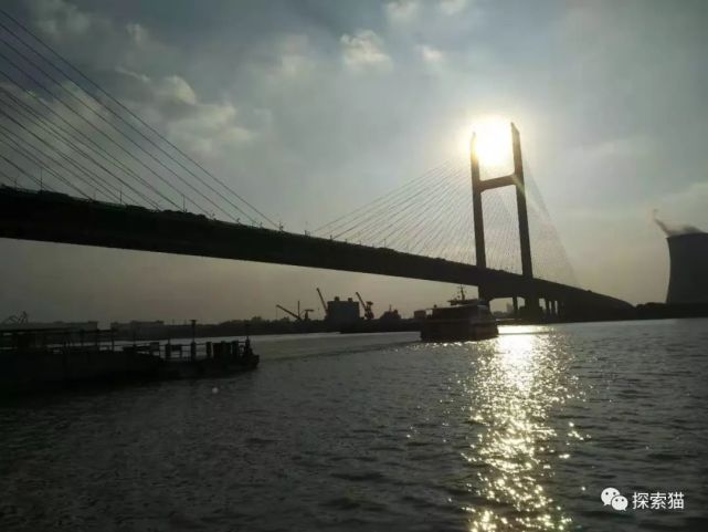 经济救命,行政力量要大于市场化最近著名经济学家马光远呼吁政府"4