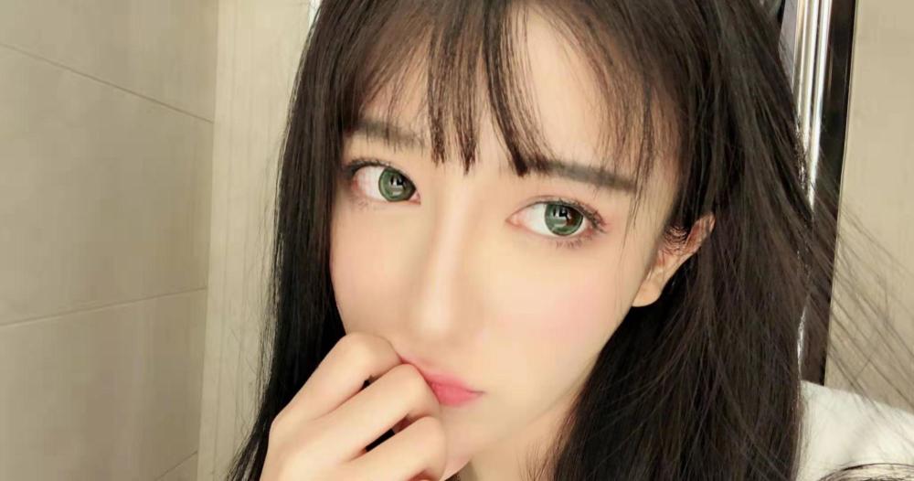 呆妹晒出照片证明颜值和身材 声称自己不是坦克 嘲讽小团团?