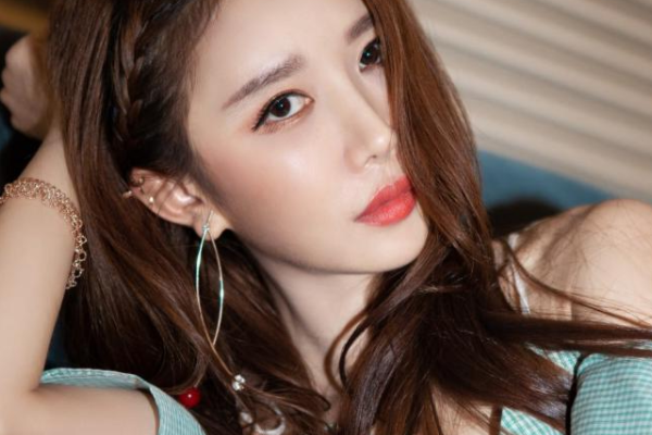 《把爱带回家》的夏以沫,已出道12年,你还记得吗?