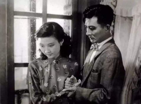 因谣言，妻子错以为自己成寡妇，带孩子改嫁，丈夫归来：造化弄人