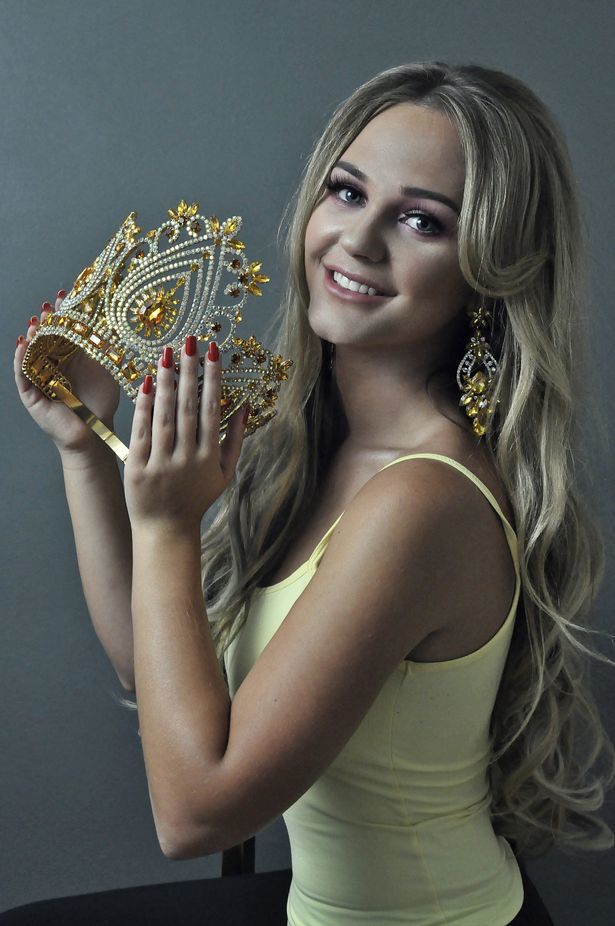 23岁的选美皇后把老是遇到坏男人归咎于她的长相