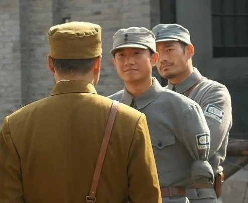 觉得国产片拍成这样算不错了,我觉得饰演李勇,张仁杰和竹下俊的演员演