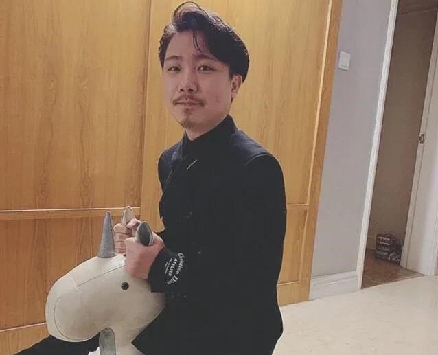 你想想在赛季初的带大锤,大表哥,小潮这种上王者难度有多大;这还不是