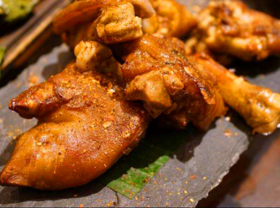 在非洲,很多人讨厌这种肉,价钱比白菜便宜,中国