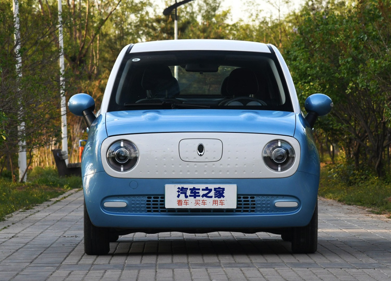 上下班真该开它,每公里油耗不到1毛,颜值超高配"女神版"不足8万