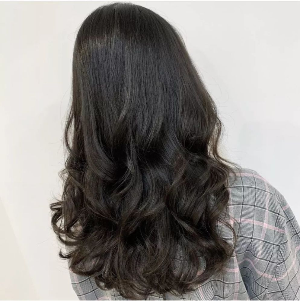 秋冬流行烫半头卷发型