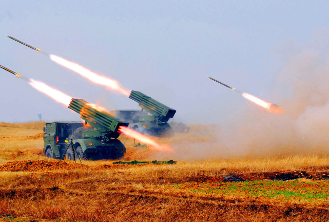 但是火箭炮不同,这火箭炮最大的好处就是能够在短时间内把数量巨大的