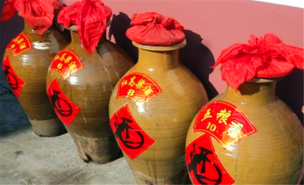 为什么现在越来越多的城市有钱人不喝瓶装酒,而喜欢买农村的纯粮酒?