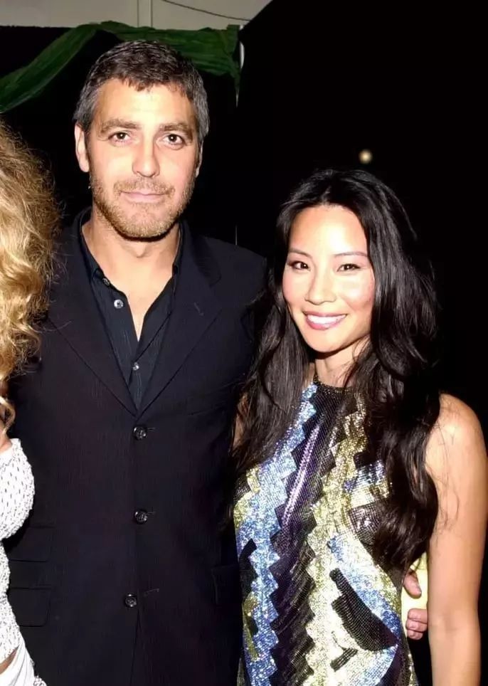 刘玉玲vs邓文迪两个射手座女人的不同命运