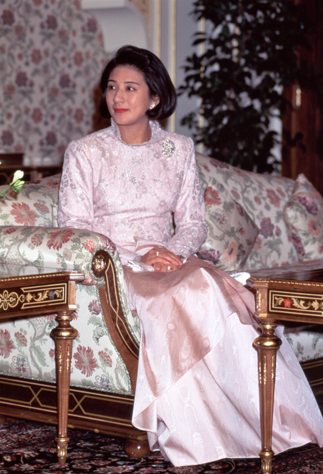 小和田雅子是一名非常有智慧的女人,曾经被誉为最有前途的女外交官