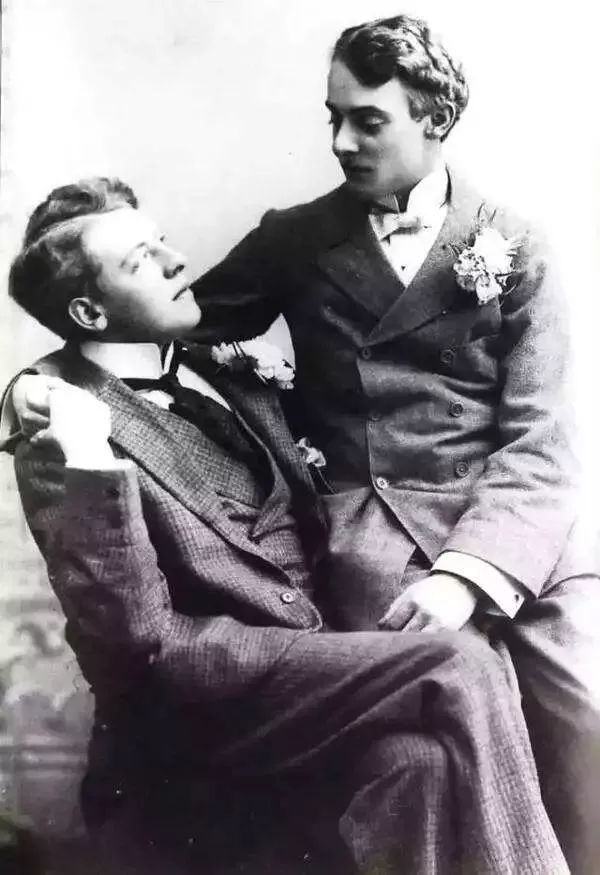 王尔德写给波西为了满足你的仇恨之需你拿我的生命下赌