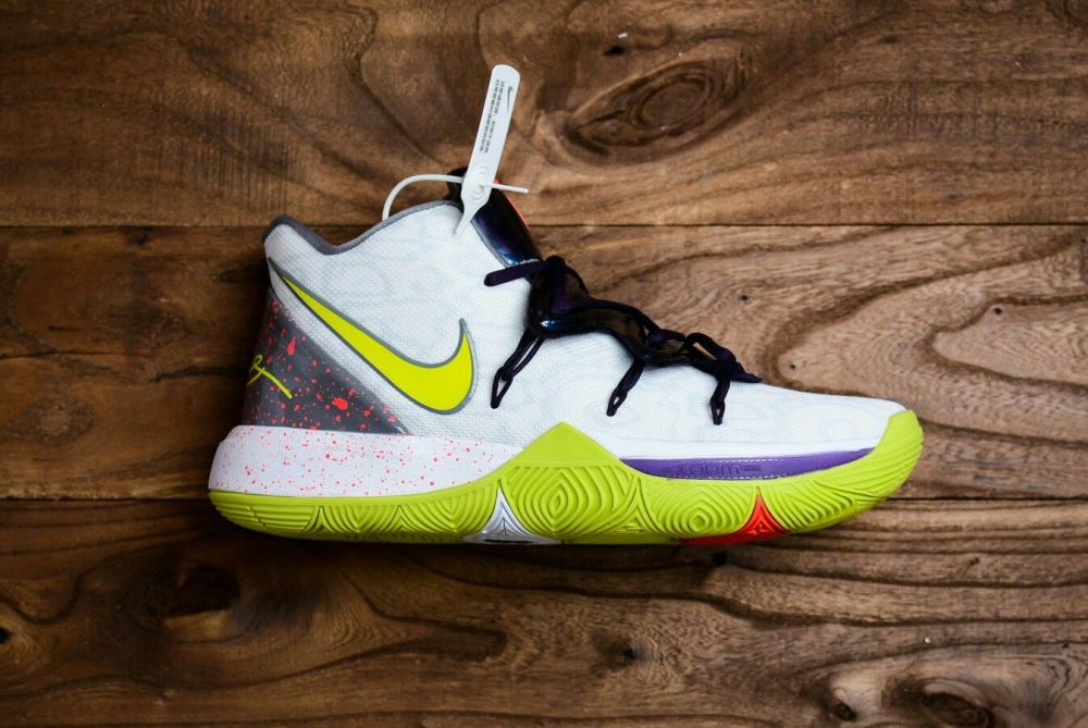 不一样的美:欧文5曼巴精神球鞋开箱