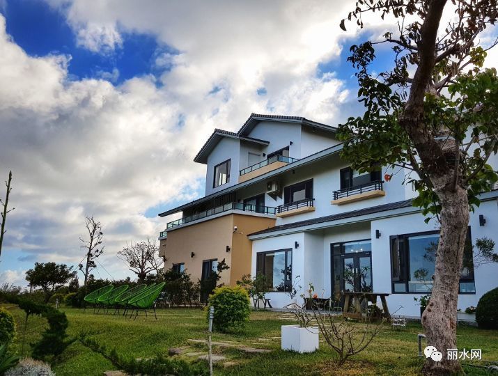 丽水人家门口新出现人工沙滩,还有浴场露营烧烤,开放时