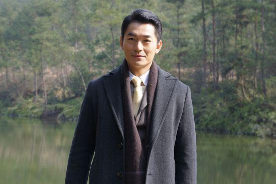 他是陆毅眼中的怪咖,却被妻子称道好男人,曾为拍戏险毁容