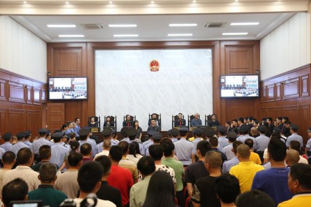 绑,抢,奸还非法持枪,广东普宁一17人涉黑案主犯获刑25年