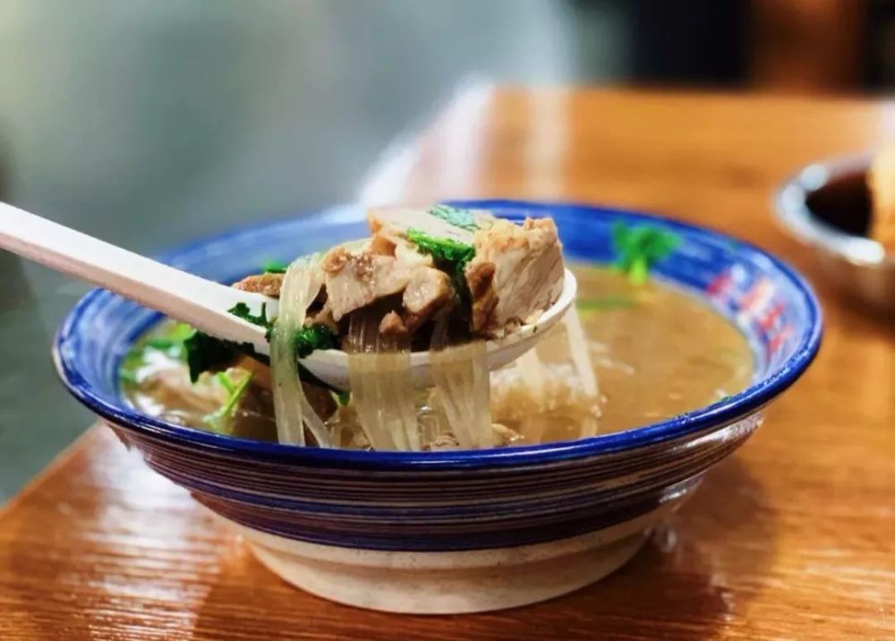 北平羊汤馆地址:新街口北大街万丰珠宝北门6层6001-6002号商铺人均:70