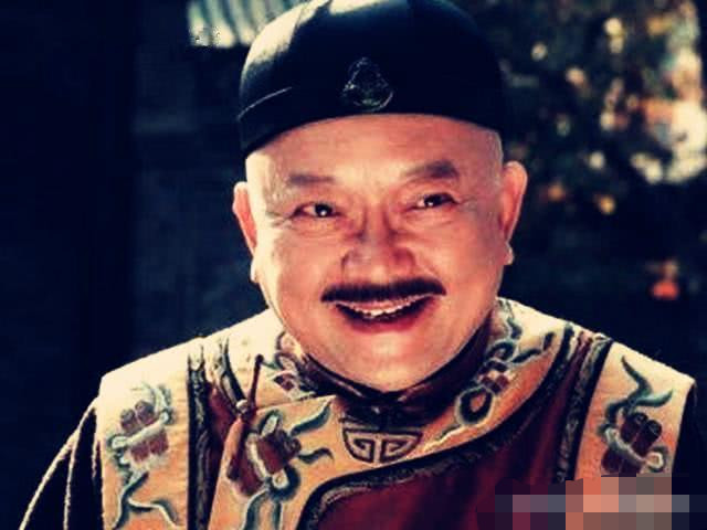 和珅被处死前大喊:我有保命诏书,和珅打开一看:绝望透顶!