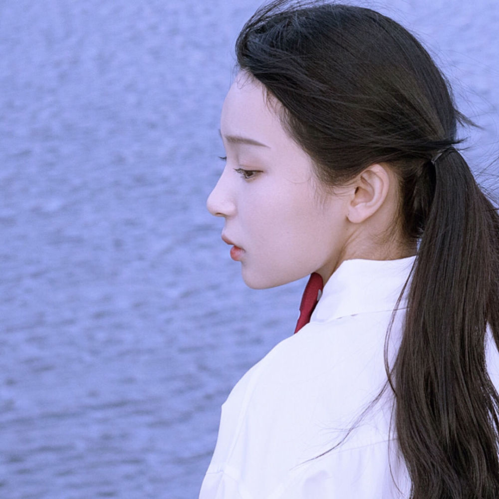 温柔风女生头像:看过浮生万物也遍览山河无数,依然要独立坚强温暖