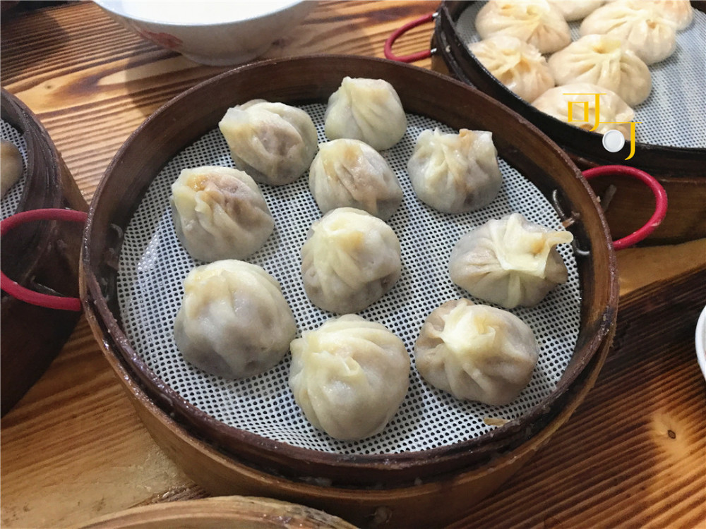 我最爱吃的嵊州黄泽豆腐包,驱车百里赶去吃,三人一顿午饭33元