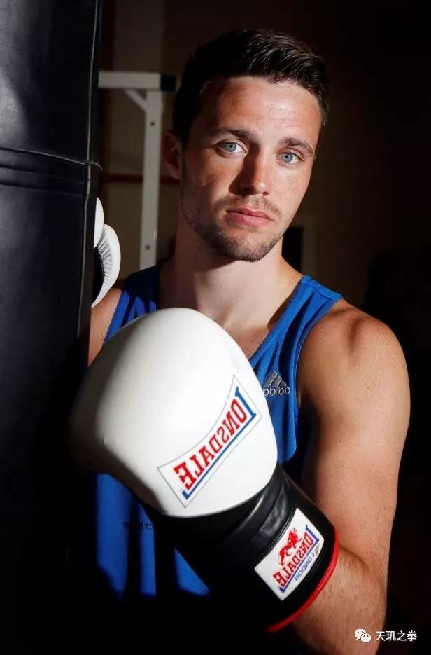 雷吉斯-普罗格雷vs乔什-泰勒 塔尔坦龙卷风遇上凶残狼人