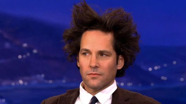 海报上这个演员,保罗·路德,还有谁不知道的吗?