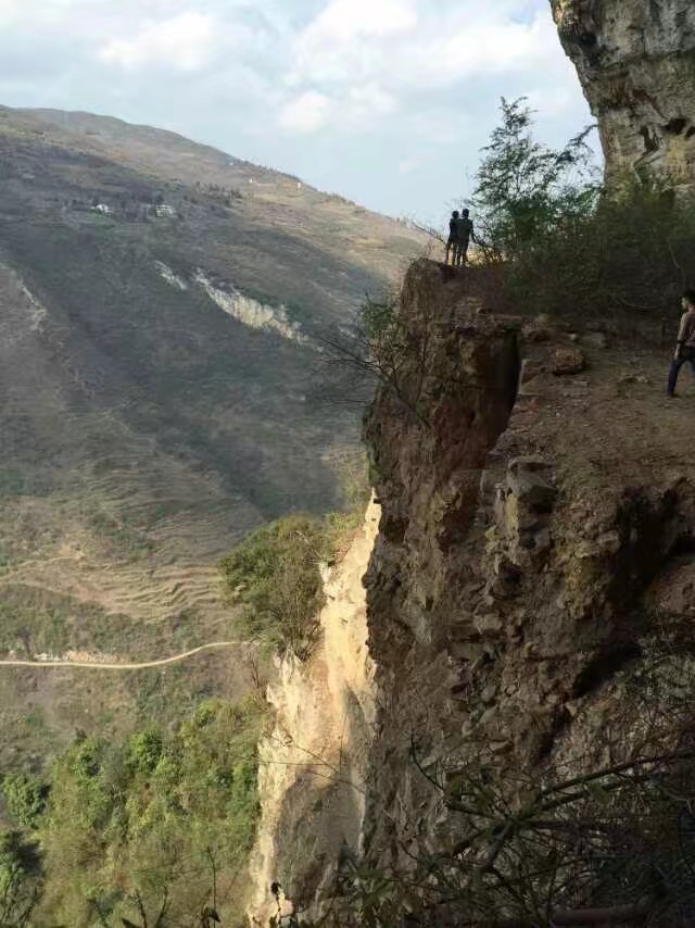 贵州大山深处发现一个山洞,当地人称为仙人洞