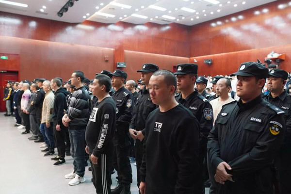 这个黑社会性质组织称霸一方,饶氏兄弟一审获刑25年