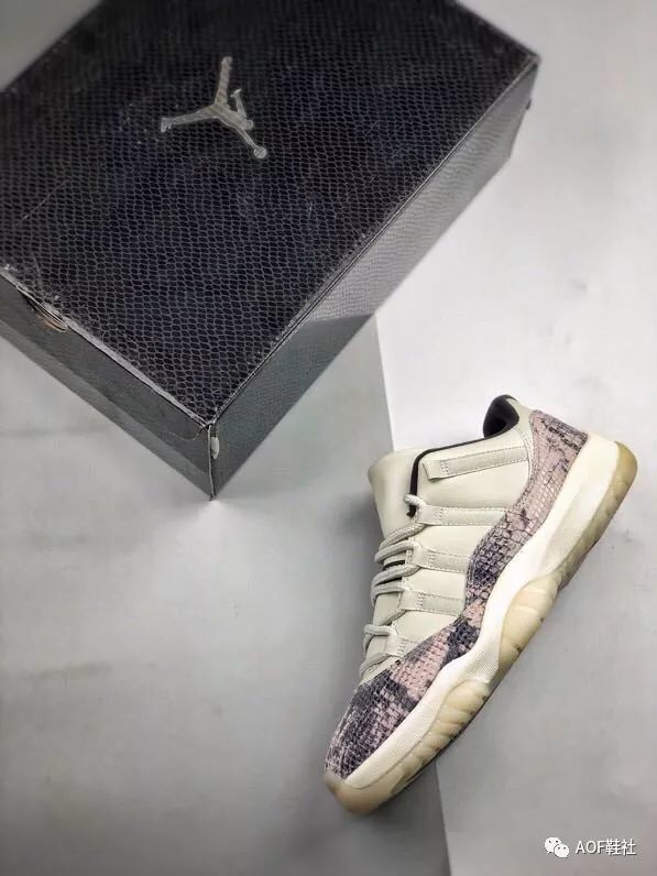 超高颜值白蛇aj11低帮闪亮蛇皮开箱实测