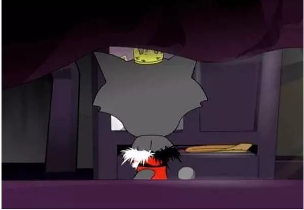 喜羊羊:红太狼第一次脱下红裙,当她换上"粉色浴袍",突然好羡慕灰太狼!