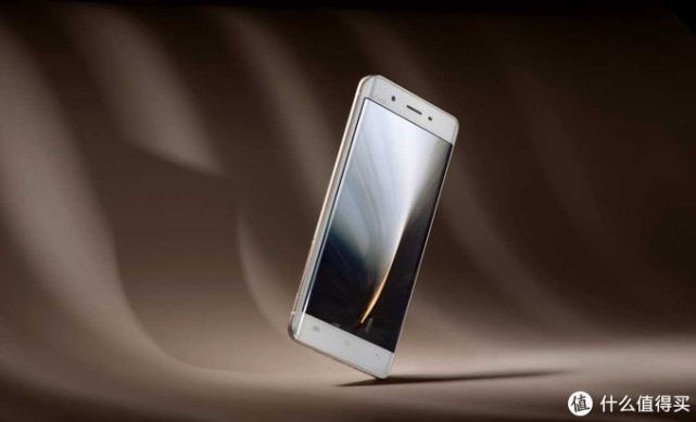 第一款搭载hifi芯片的hifi手机2012年,内置hifi芯片的vivo x1发布,这