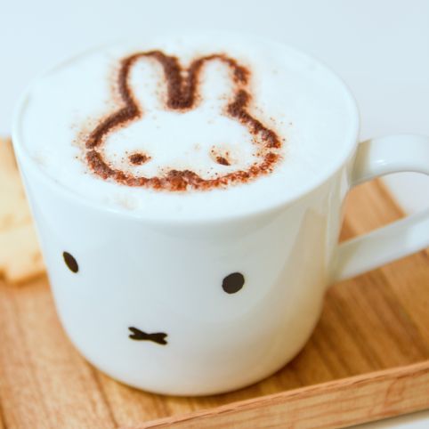 需要明确的是, 花式咖啡不只是拉花,拉花是为了咖啡造型更好看一点,可