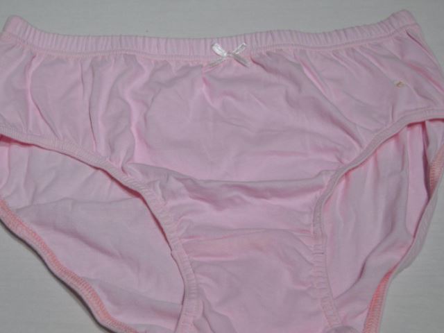 女生清洗"内衣"的3个坏行为,尤其第3个,多数女生都做过,快别这样了