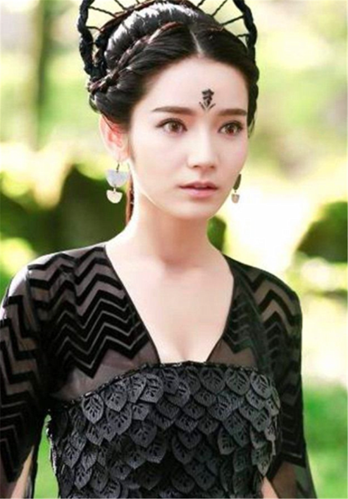 古装剧中的黑衣造型,锦觅可爱,柳惜音惊艳,看到她:不愧是魔女!