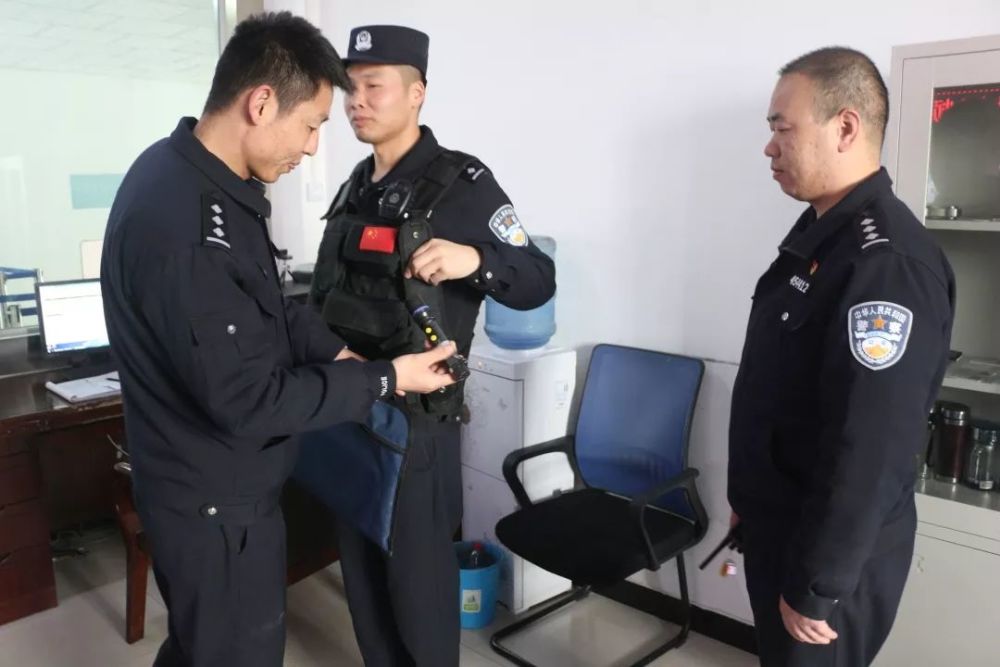 蚌埠十佳警察刘建图片