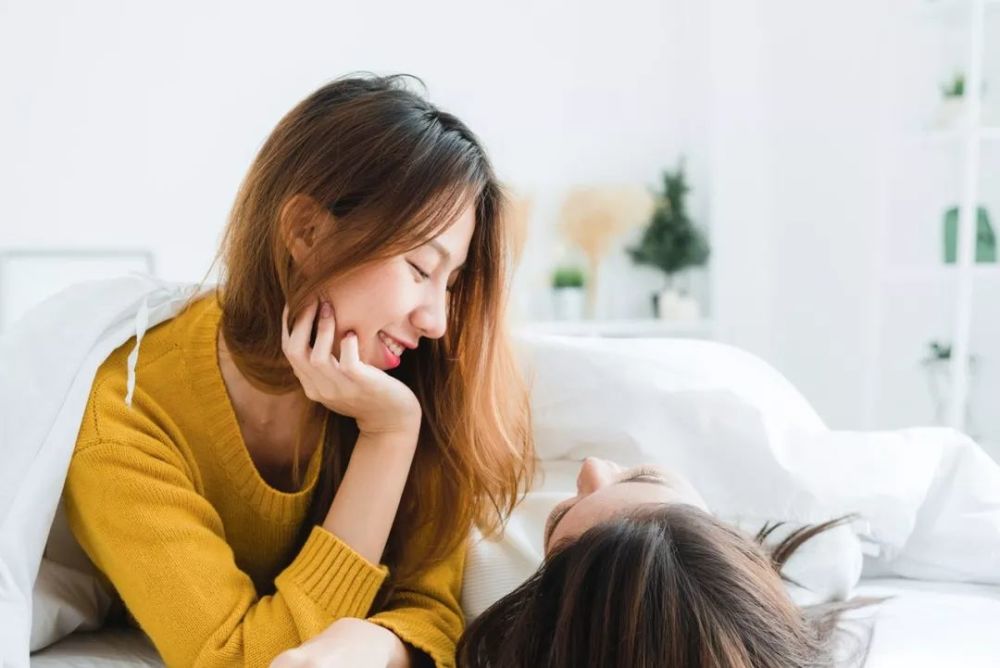 女生带闺蜜赴约啥意思 教你如何高情商应对 腾讯新闻
