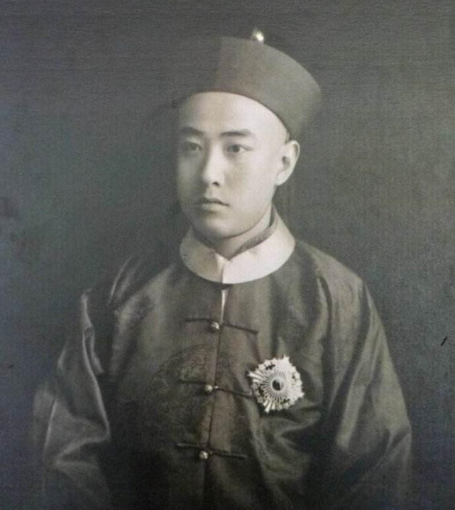 奕劻庸碌无为，名声也很差，为何却能成为晚清首席军机大臣_腾讯新闻