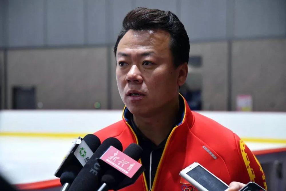 中国花滑集训队总教练赵宏博:国际赛场全力以赴争第一
