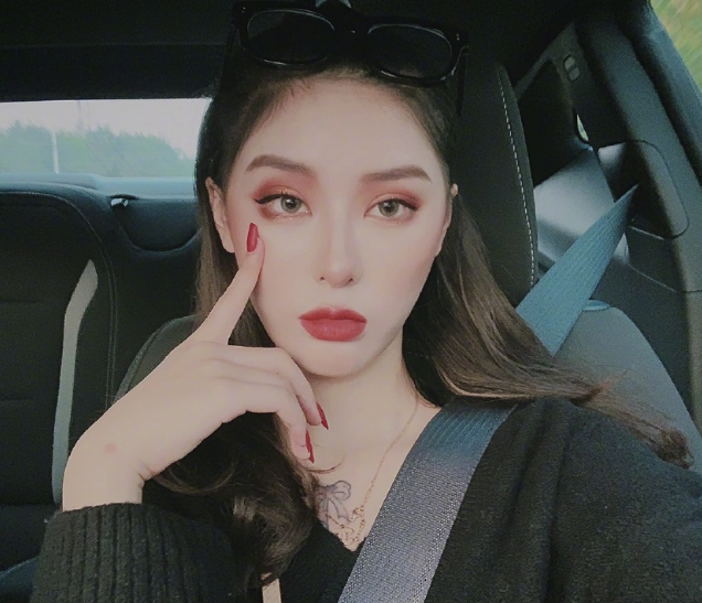 曾将扬言要让男生给她舔鞋的杨馥宇,变形结束后,竟变成这副模样