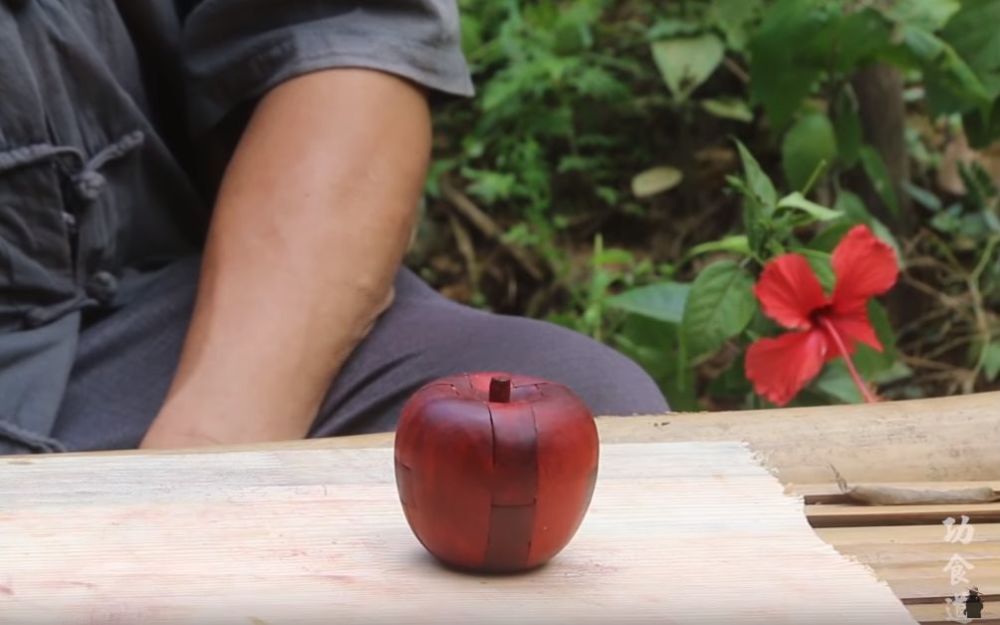 山东|山东有个大爷版李子柒！“玩木头”爆红海外！能造2600年前“鲁班凳”