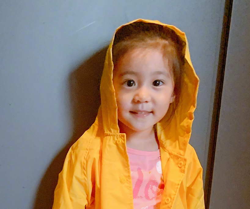 继修思羽之后,又一萌娃"逆袭般"长开啦,颜值不输咘咘